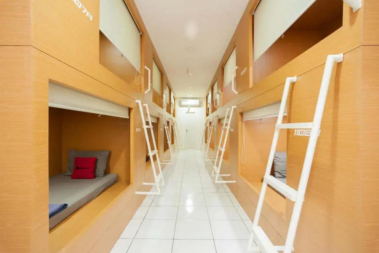 RedDoorz Hostel near Taman Puring Jakarta Exterior foto